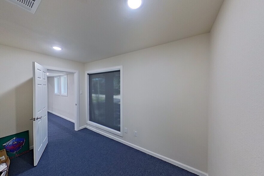 More Photos Of 26519 Oak Ridge Dr, Spring Storefront Retail Office For Sale