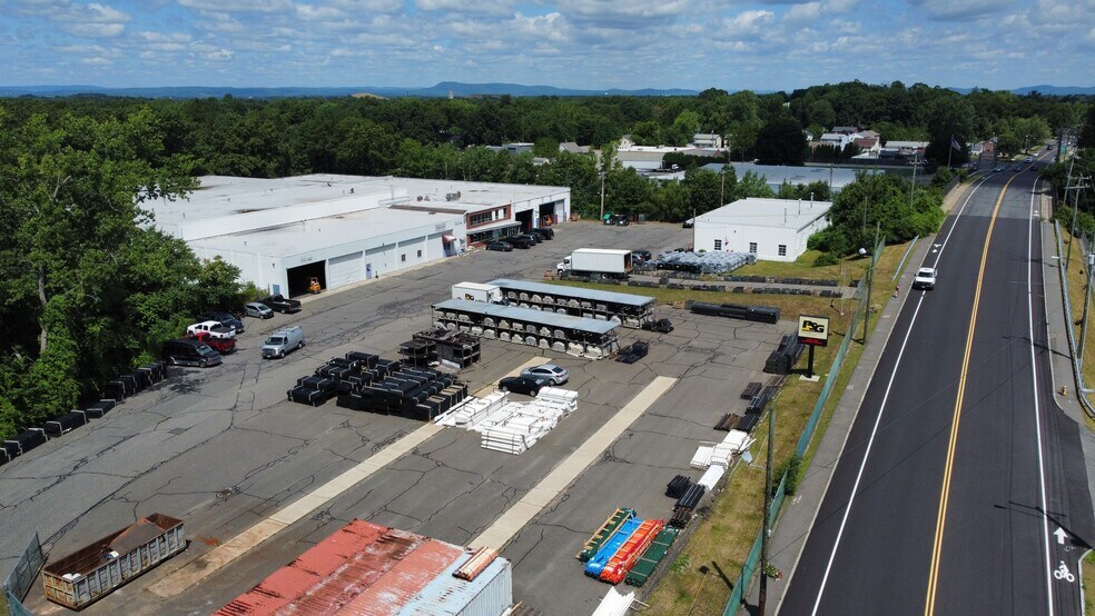 More Photos Of 372 Pasco Rd, Springfield Warehouse For Lease