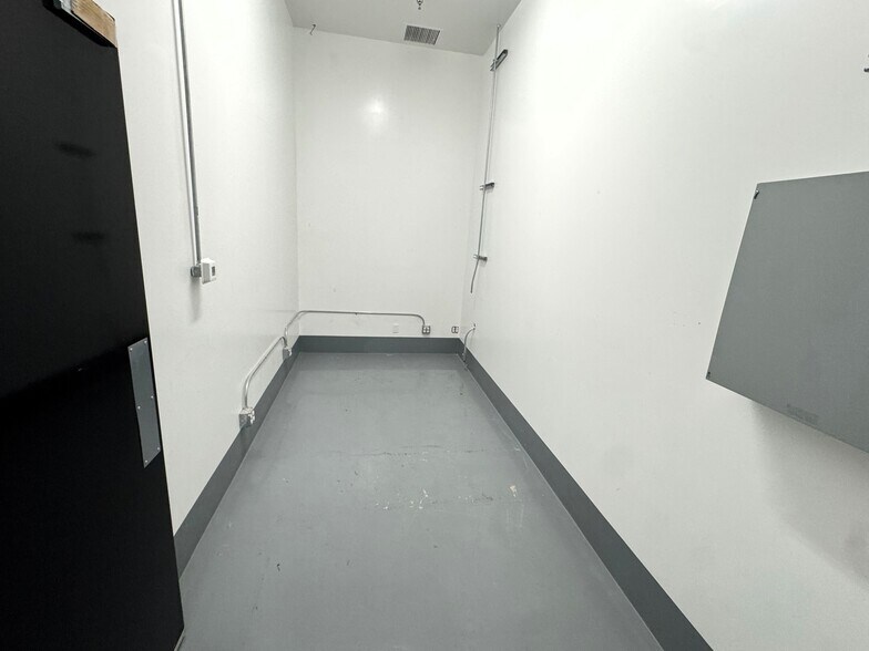 More Photos Of 3585 N Del Sol, Palm Springs Unknown For Lease