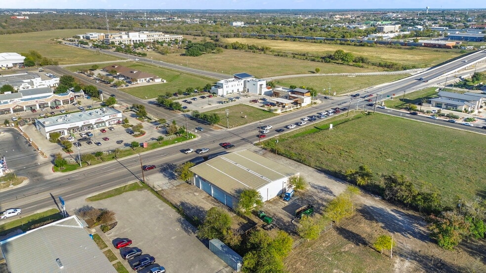 More Photos Of 290 Wonder World Dr, San Marcos Warehouse For Lease