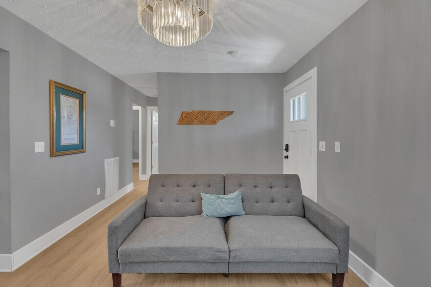 More Photos Of 901 21st Ave N, Nashville Multifamily For Sale