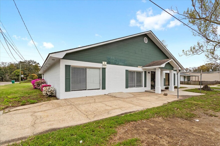 More Photos Of 1924 30th Ave, Gulfport Assisted Living For Sale