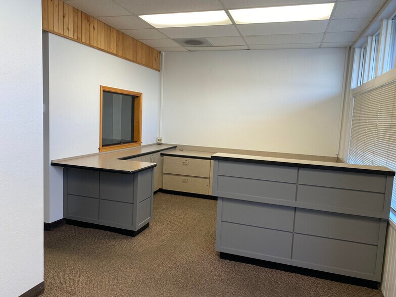 More Photos Of 312 E 3rd St, The Dalles Office For Lease