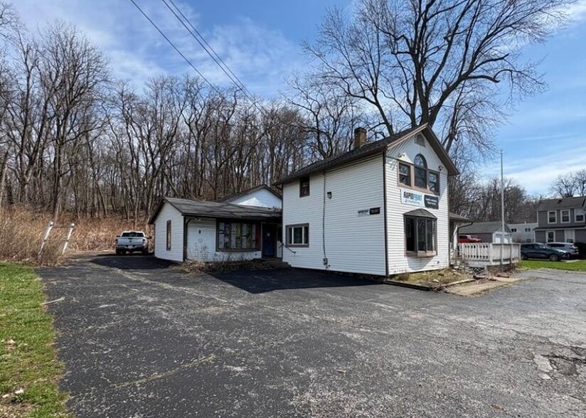 More Photos Of 8-10 S High St, Victor Freestanding For Sale