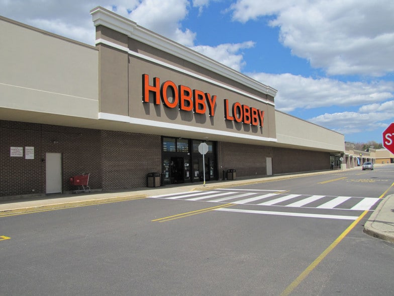 More Photos Of 4502-4594 US Highway 9, Howell Unknown For Lease