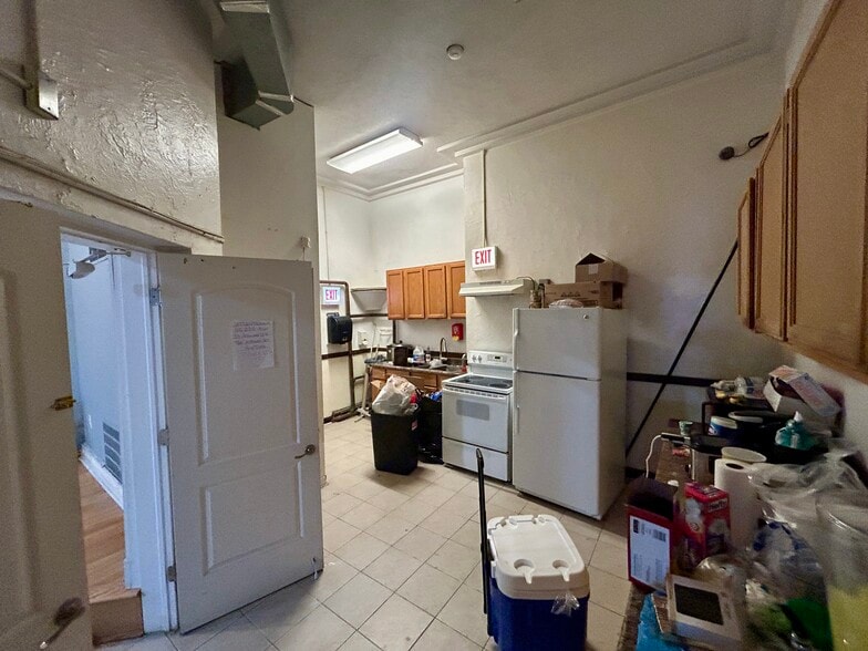 More Photos Of 2324 W 111th St, Chicago Apartments For Lease