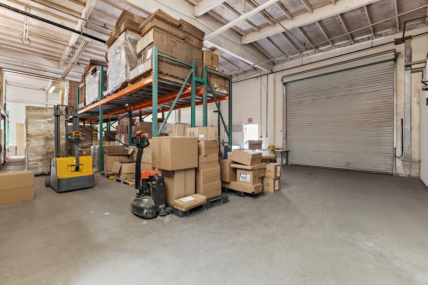 More Photos Of 7200-7240 Adams St & Texaco Ave, Paramount Warehouse For Sale