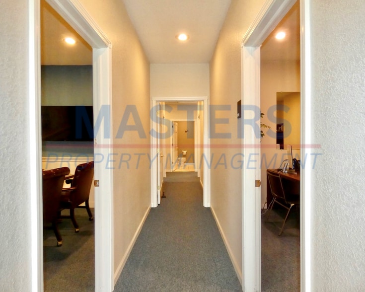 More Photos Of 836 W South Boundary St, Perrysburg Office Residential For Lease