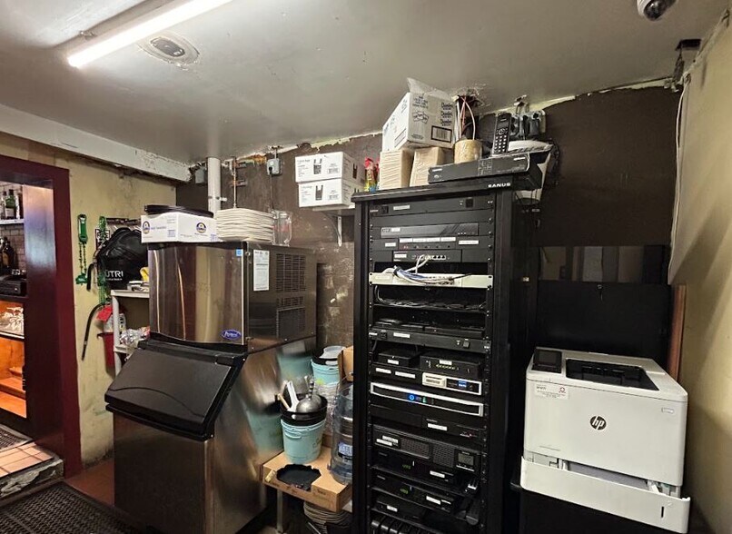 More Photos Of 742-746 Middle Country Rd, Selden Freestanding For Sale