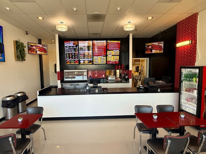 More Photos Of 4221 MacArthur Blvd, Newport Beach Freestanding For Lease