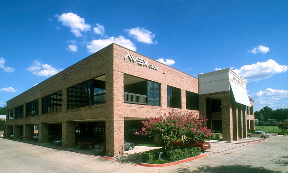 More Photos Of 8100 Lomo Alto Dr, Dallas Office For Lease