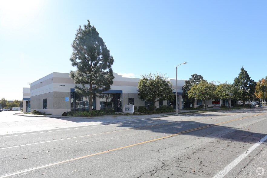 More Photos Of 2240 Celsius Ave, Oxnard Warehouse For Lease