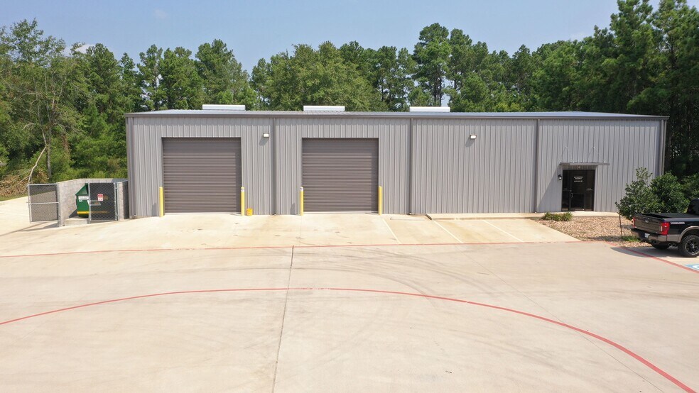 More Photos Of 806 Gladstell St, Conroe Unknown For Lease