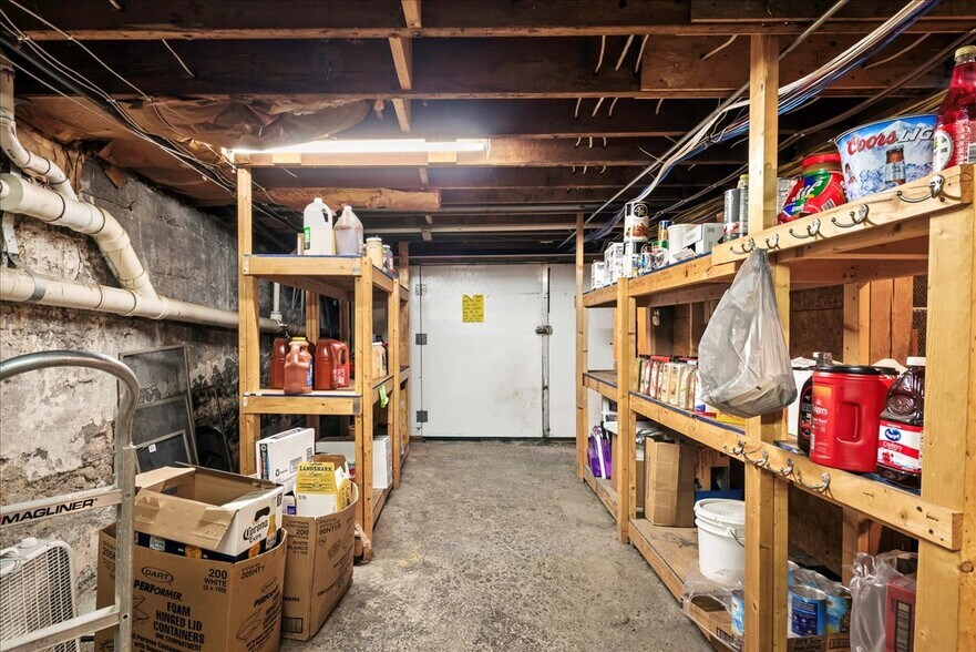 More Photos Of 750 Boulevard Ave, Dickson City Bar For Sale