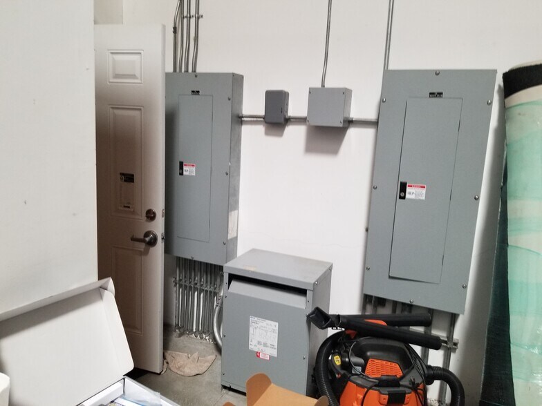 More Photos Of 26249 Enterprise Ct, Lake Forest Research And Development For Lease