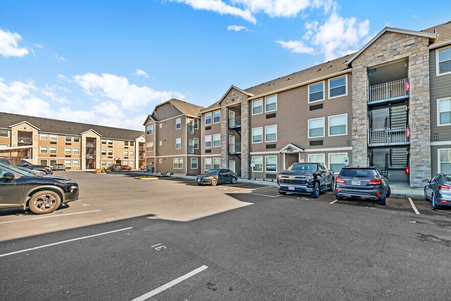 More Photos Of 421 NE 80th Ave, Hillsboro Apartments For Sale