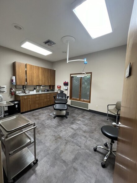 More Photos Of 540 Fontaine St, Pensacola Medical For Sale