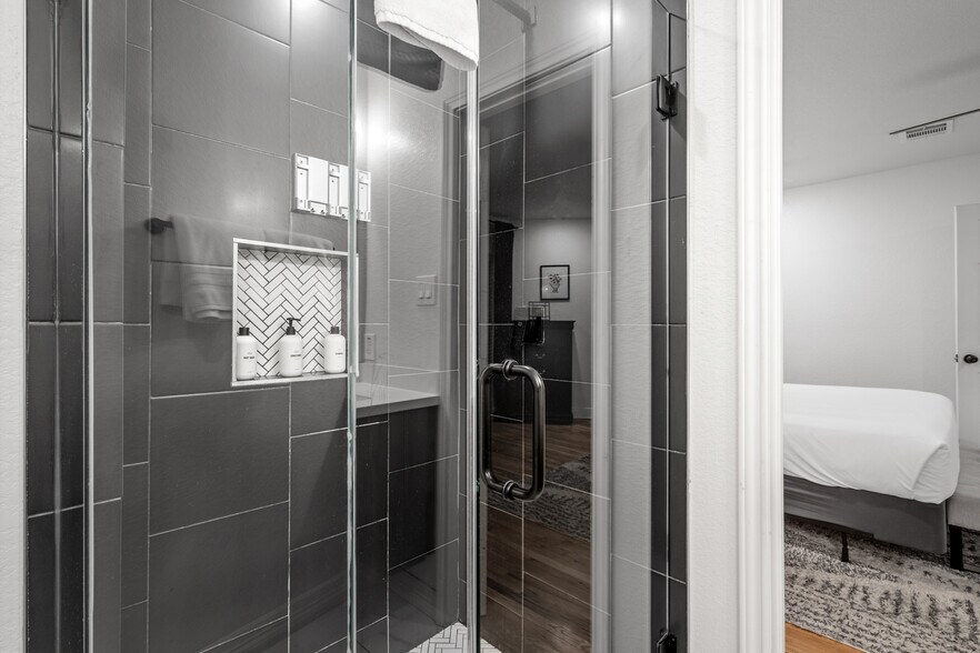 More Photos Of 3404 Rosedale St, Houston Multifamily For Sale