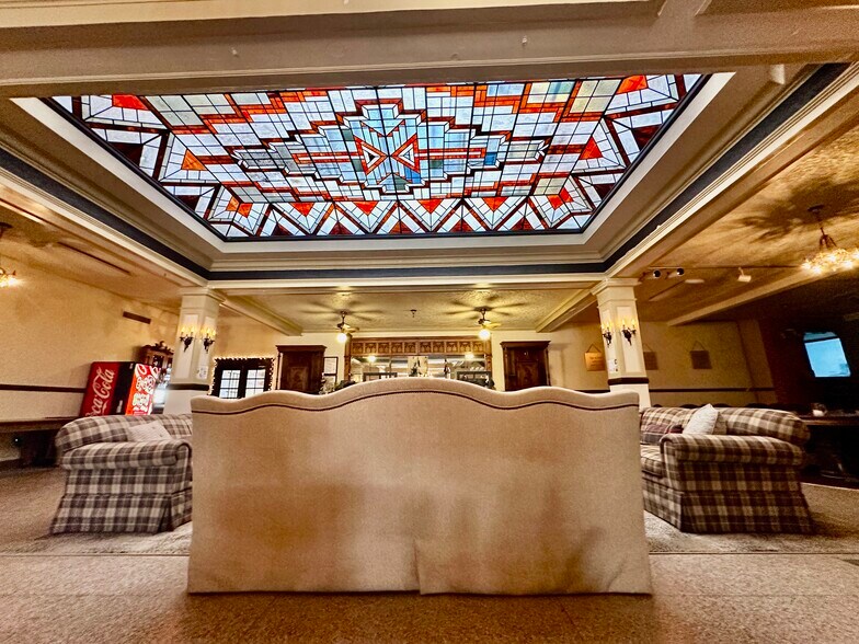 More Photos Of 925 1st Ave, Monte Vista Hotel For Sale