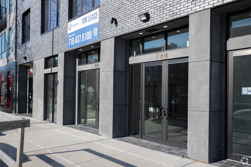 More Photos Of 17 Somers St, Brooklyn Apartments For Lease
