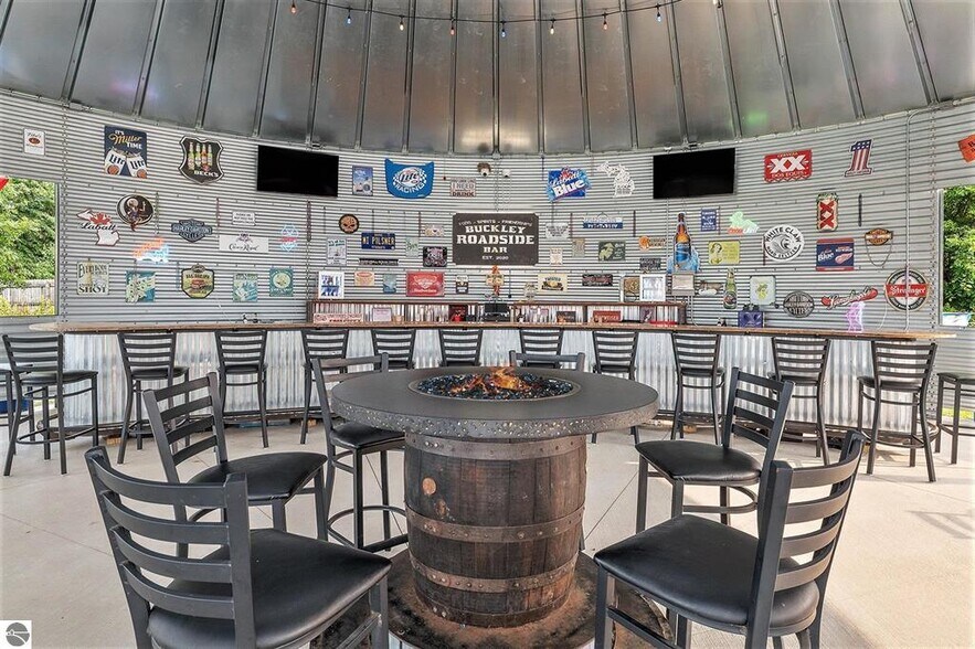 More Photos Of 116 W Wexford Ave, Buckley General Retail For Sale