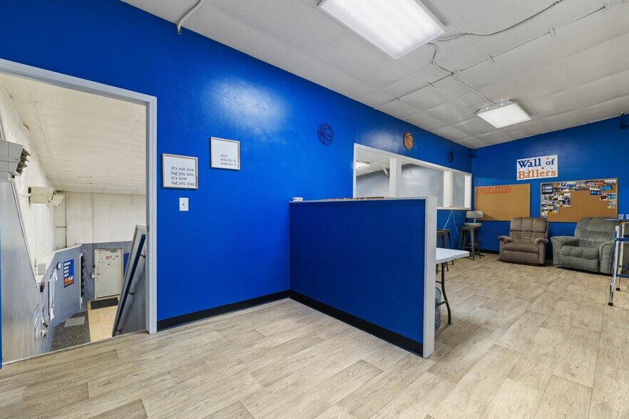 More Photos Of 2520 SE 20th Ave, Minot Self Storage For Sale