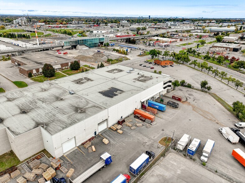 More Photos Of 20 Boul Hymus, Pointe-claire Warehouse For Lease