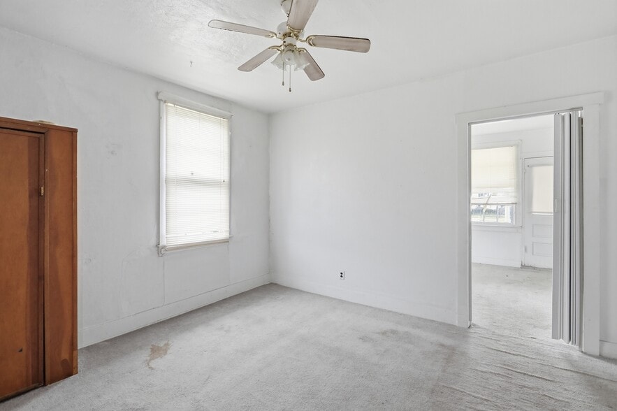 More Photos Of 14811 Broadway Ave, Frostburg Bar For Sale