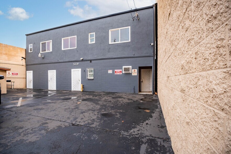 More Photos Of 5338 Vineland Ave, North Hollywood Restaurant For Lease