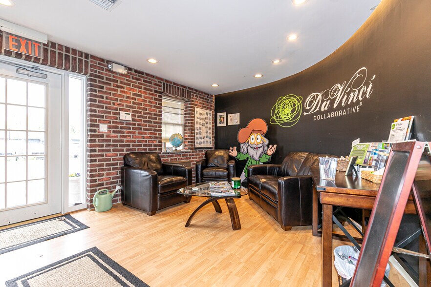 More Photos Of 550 N Country Rd, Saint James Office For Sale