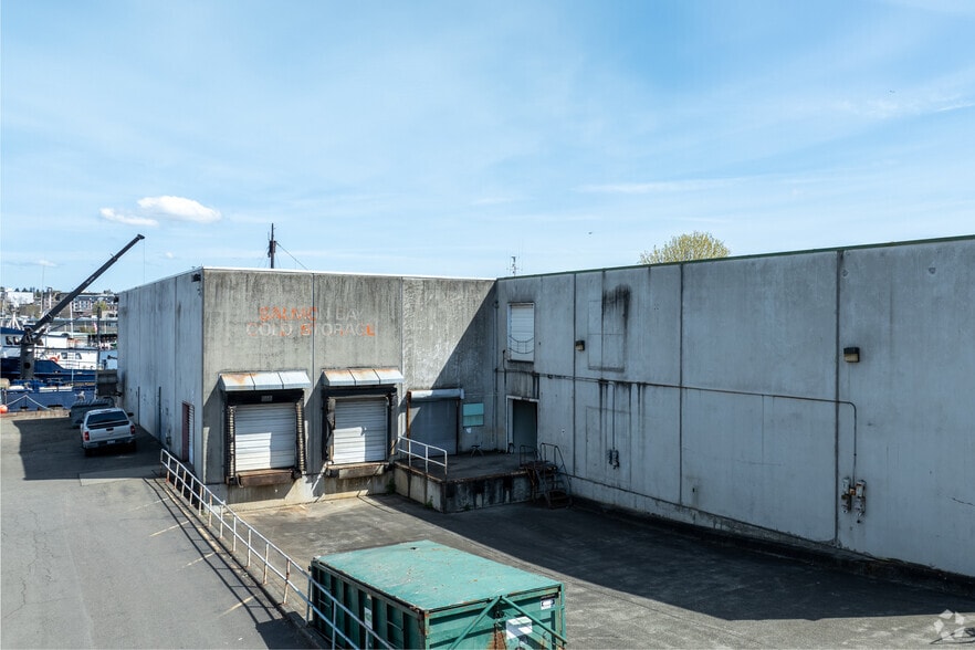 More Photos Of 2440 W Commodore Way, Seattle Manufacturing For Lease