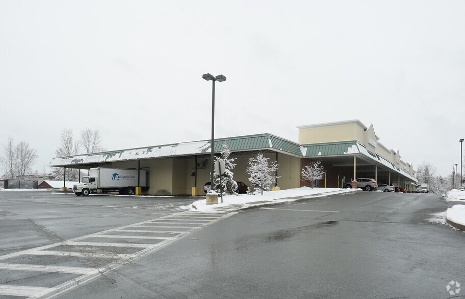 More Photos Of 43 Round Lake Rd, Ballston Lake Freestanding For Lease