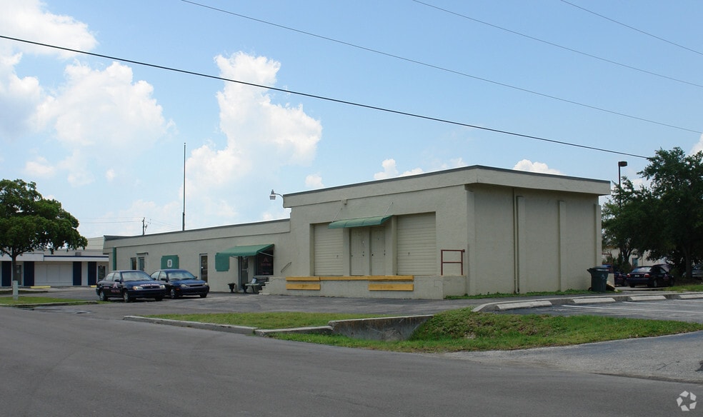 More Photos Of 39 Mildred Dr, Fort Myers Flex For Lease