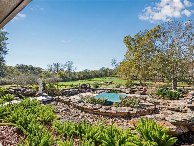 More Photos Of 16372 Highway 6, Navasota Specialty For Sale