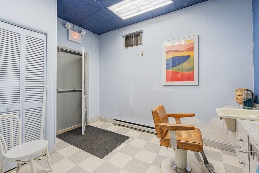 More Photos Of 962 W Hamilton St, Allentown Storefront Retail Residential For Lease