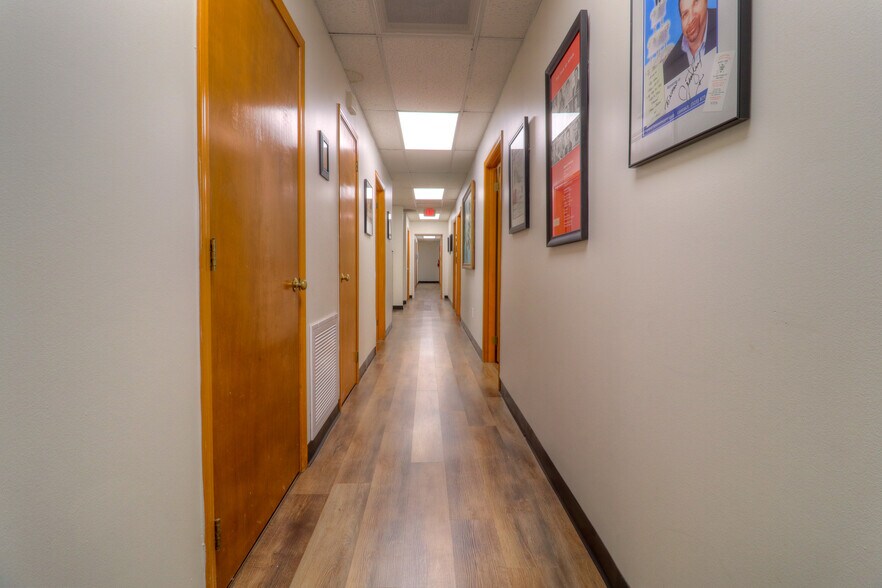 More Photos Of 2715 Oak St, Jacksonville Medical For Lease