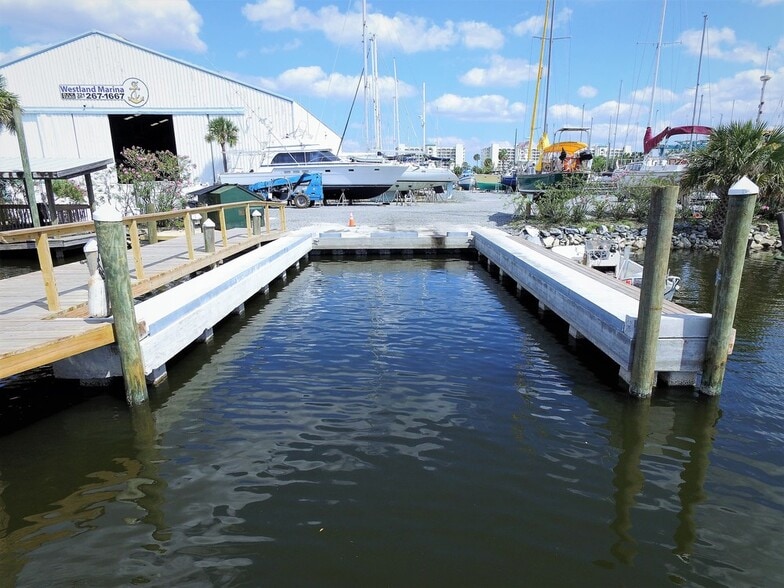 More Photos Of 419 N Washington Ave, Titusville Marina For Sale