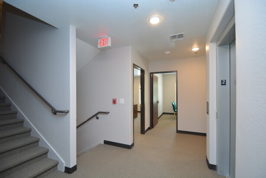 More Photos Of 6542 Greatwood Pky, Sugar Land Medical For Sale