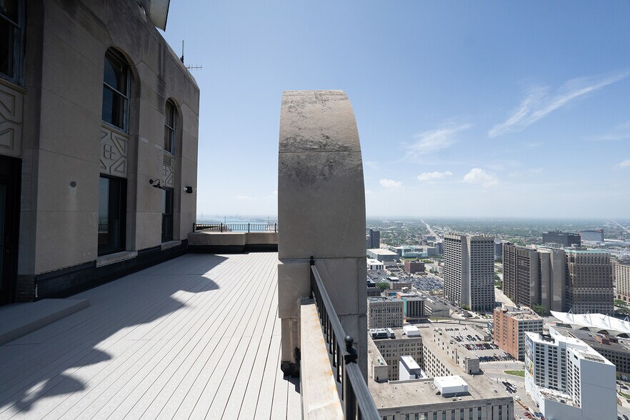 More Photos Of 645 Griswold St, Detroit Unknown For Lease