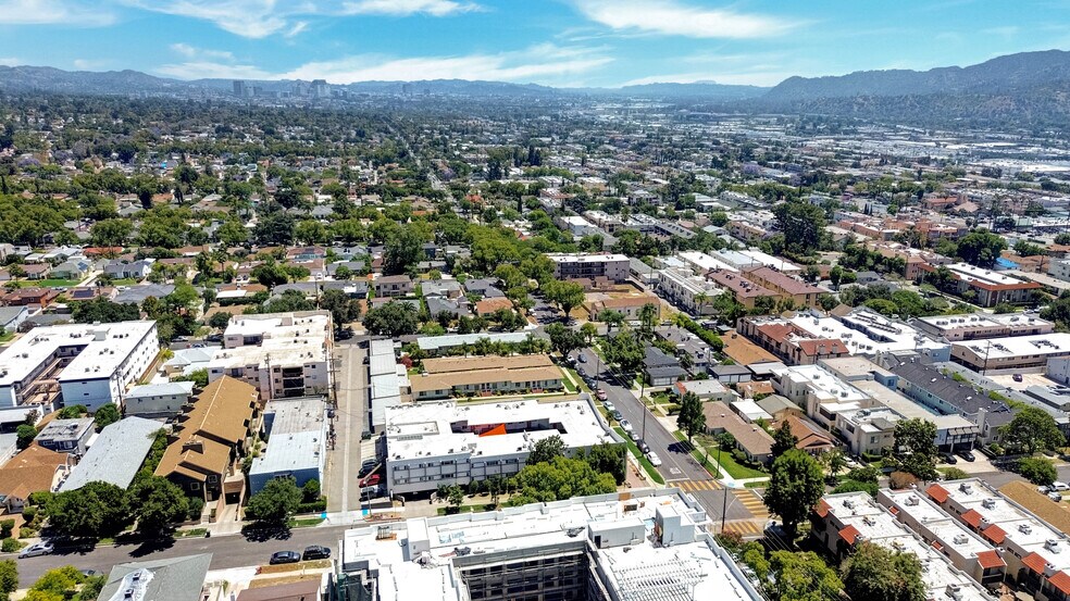 More Photos Of 700 S 6th St, Burbank Apartments For Sale