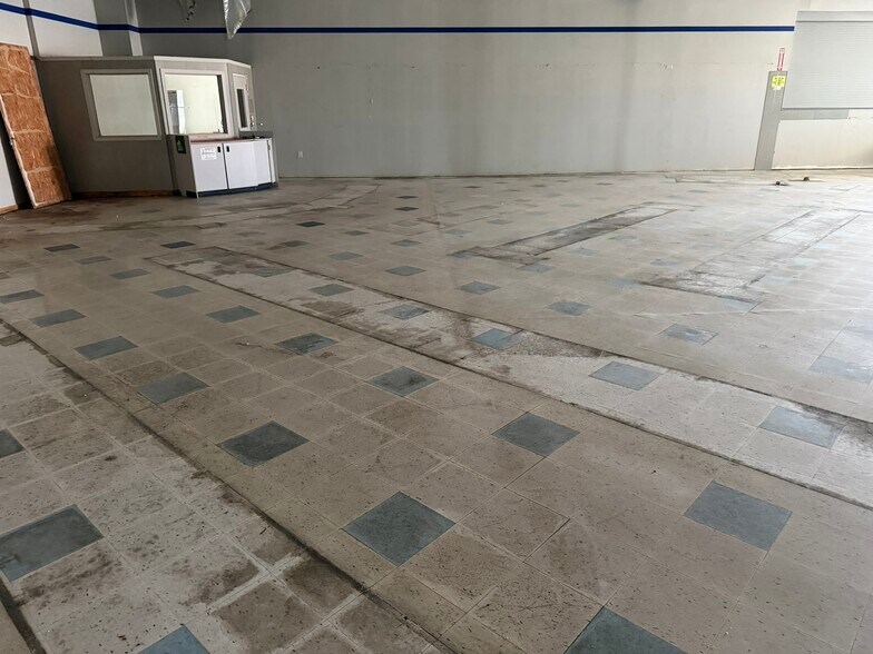More Photos Of 701 Atlanta Rd, Seaford Freestanding For Lease
