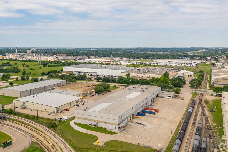 More Photos Of 6601 Will Rogers Blvd, Fort Worth Warehouse For Sale