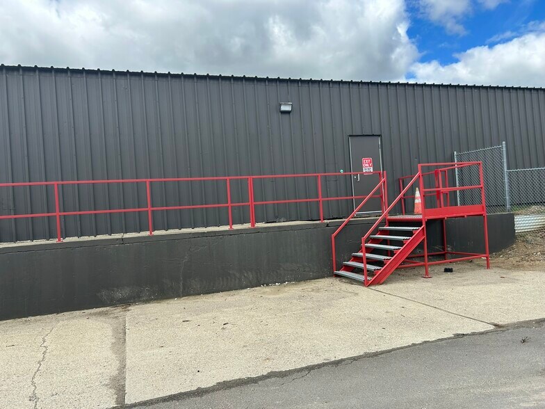 More Photos Of 7232 Jackson Rd, Ann Arbor Warehouse For Lease