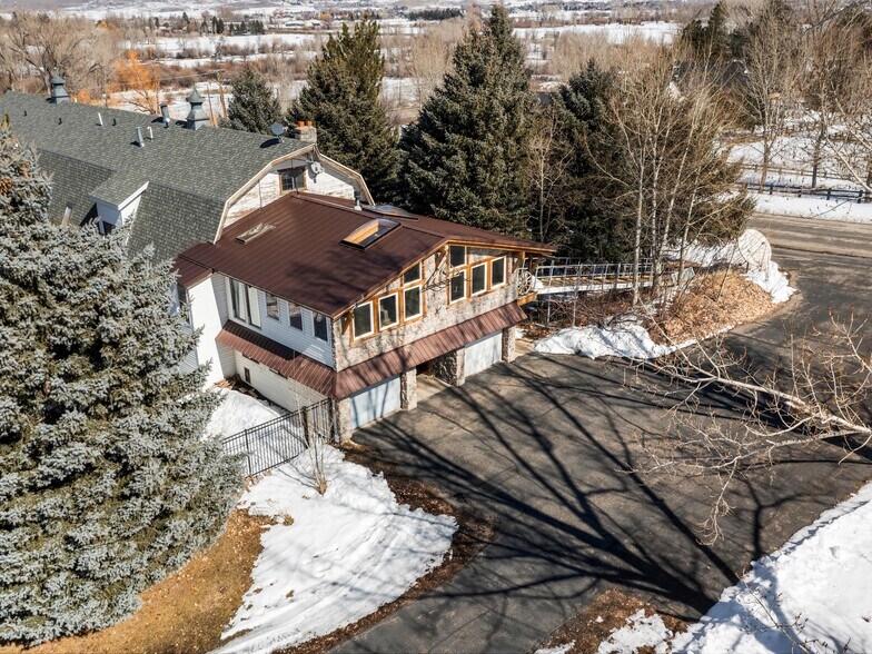 More Photos Of 900 S Highway 39, Huntsville Restaurant For Sale