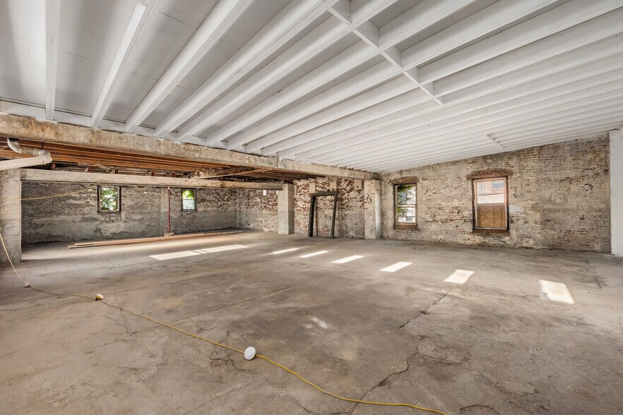 More Photos Of 439-441 11th St, Brooklyn Flex For Sale