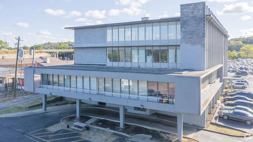 More Photos Of 8075 Reading Rd, Cincinnati Office For Sale