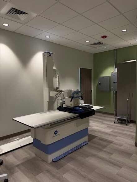 More Photos Of 885 Summit Crossing Pl, Gastonia Office For Sale