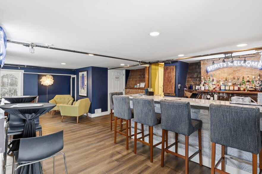 More Photos Of 1 E Church St, Fairport Restaurant For Sale