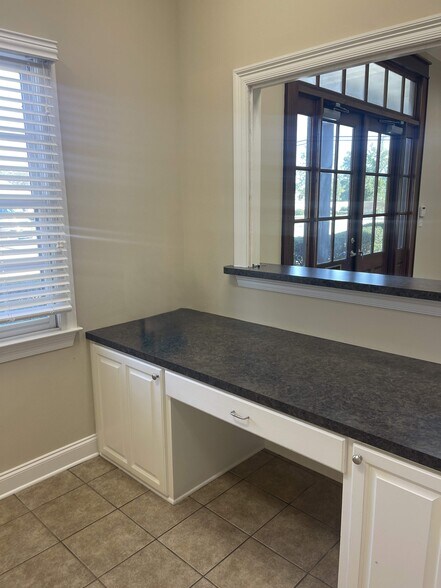 More Photos Of 2798 O'Neal Ln, Baton Rouge Office For Lease