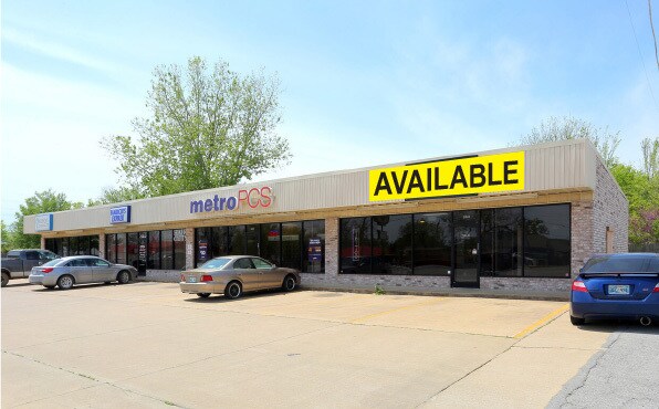 Primary Photo Of 200 N Mission Dr, Sapulpa Unknown For Lease